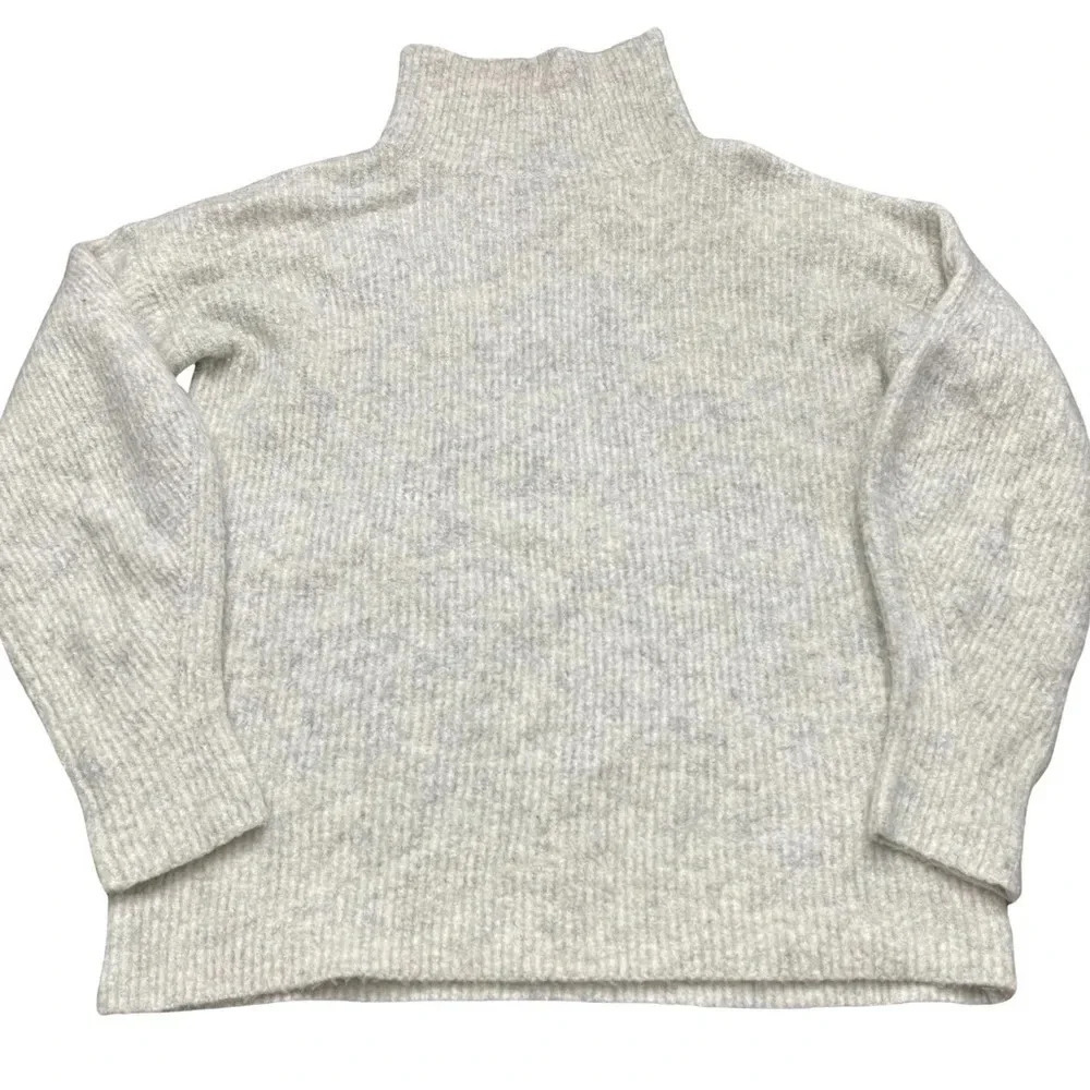 Ladies French Connection mock turtleneck sweater. Oatmeal, size extra small.